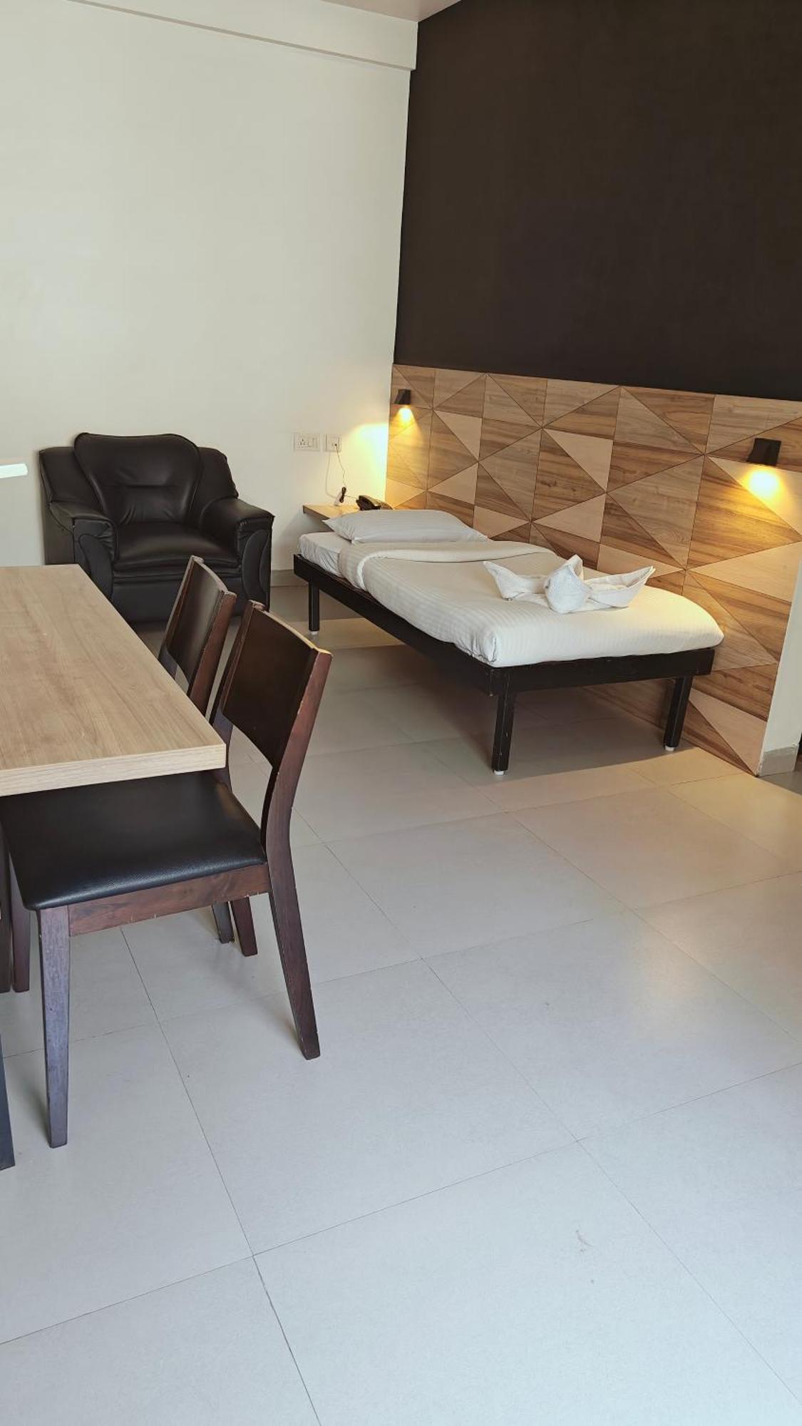 Angson Apartment Chennai Exterior foto